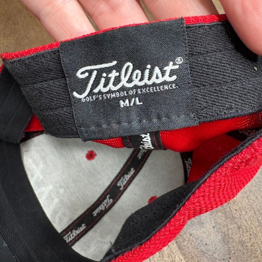 TITLEIST Golf Hat Mens M/L Red A-Flex Mesh Structured Logo Performance Cap - Picture 6 of 6